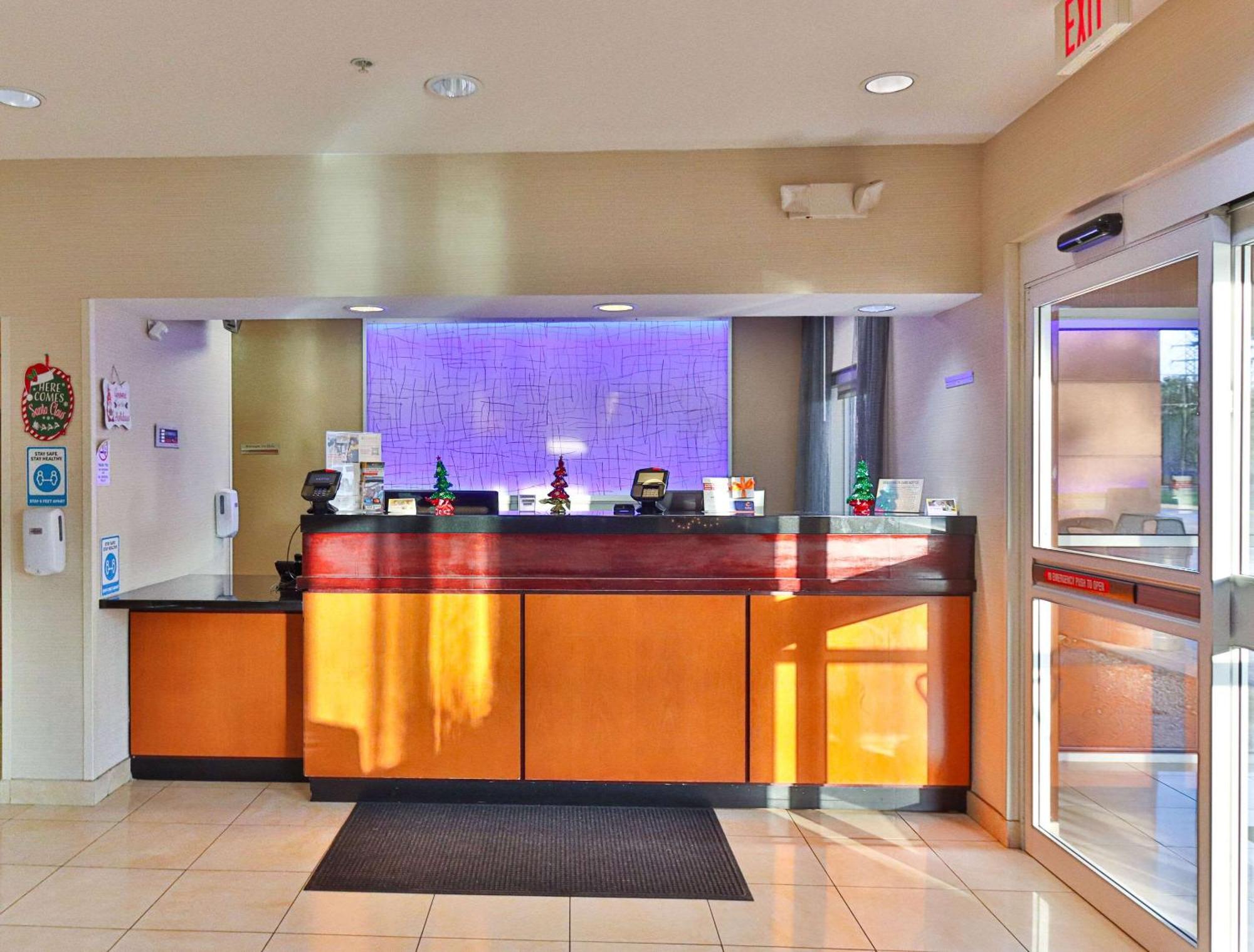 7 Business Hotels Near Leonard George Stadium Worth Booking
