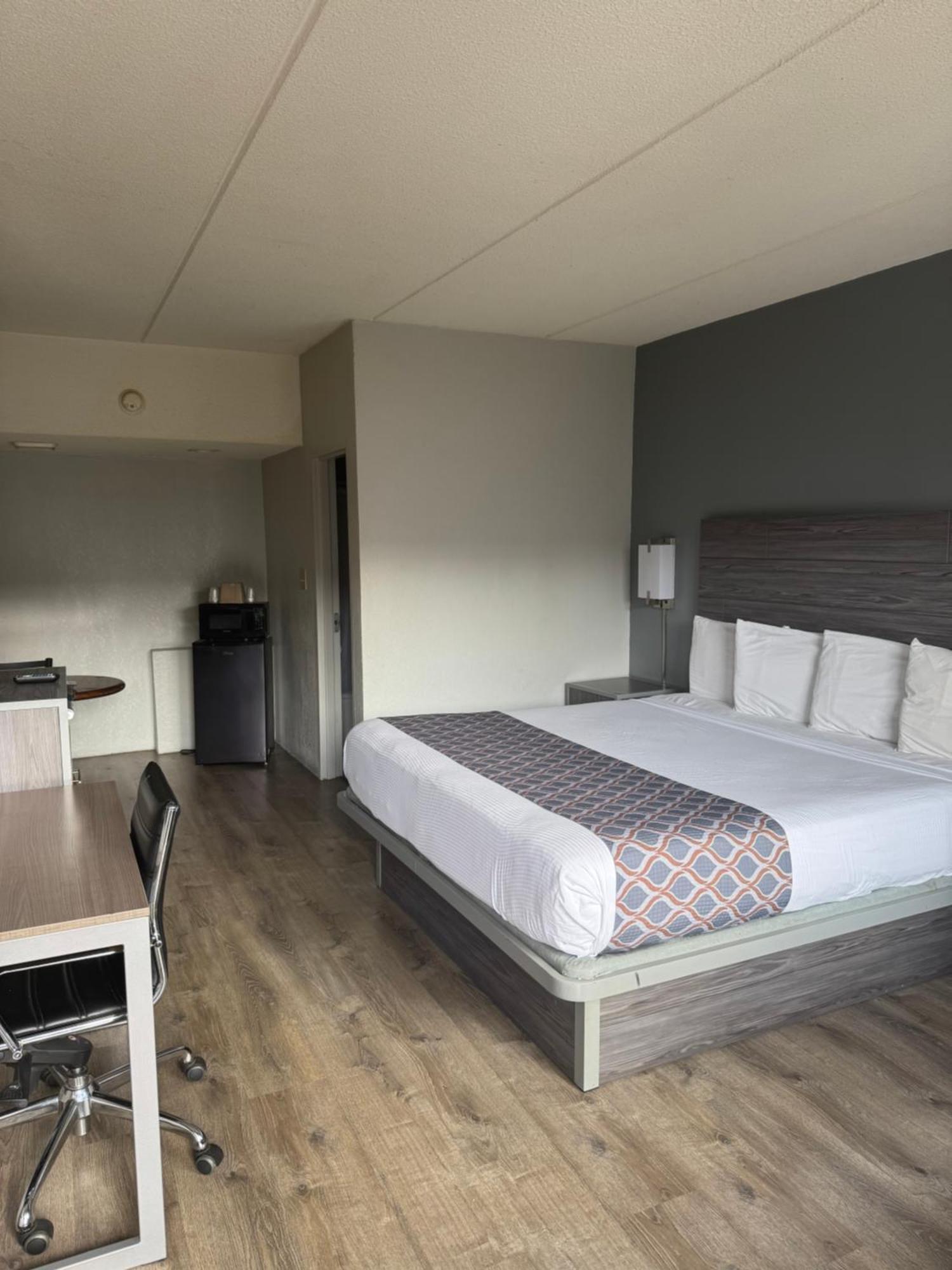 Where to Stay in Chicago Metro: 5 Best Central Hotels