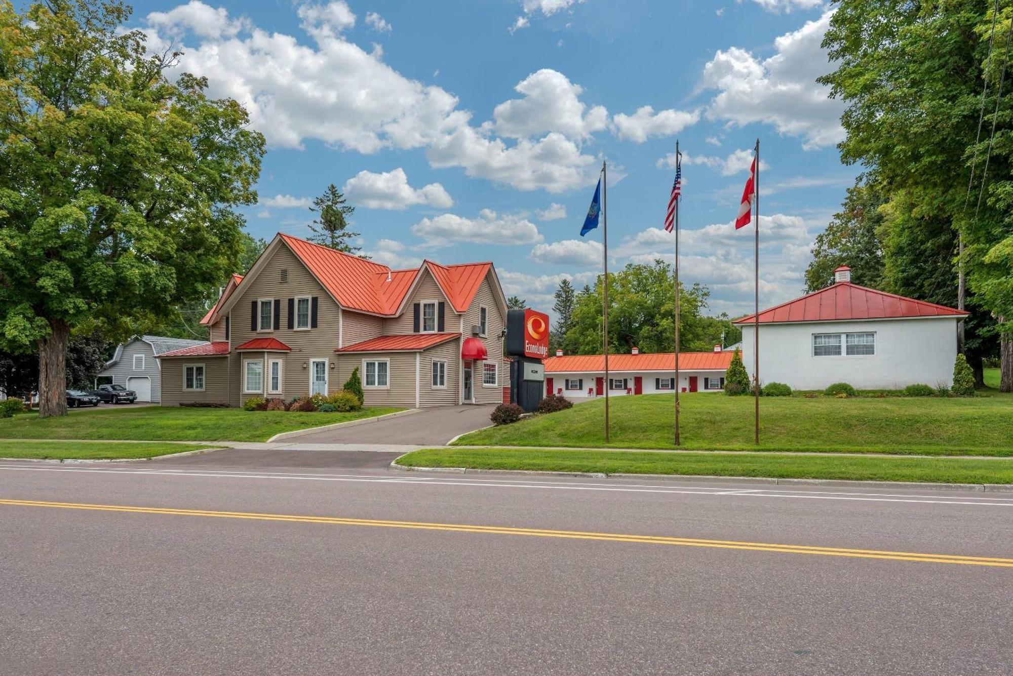7 Lodge Hotels in New England That Stand Out