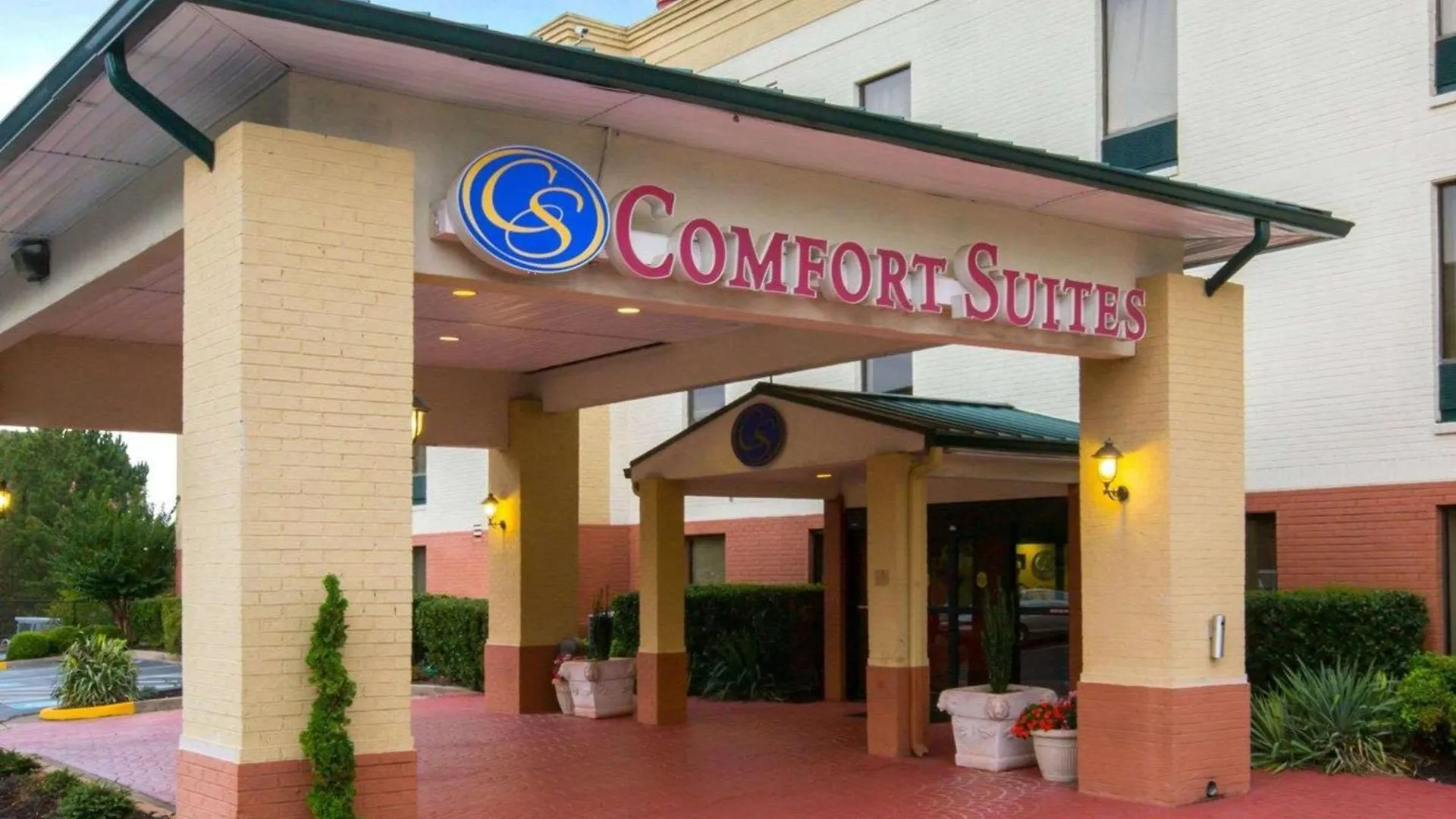 Staying in Atlanta Metro: 5 Comfort Suites Hotels Compared
