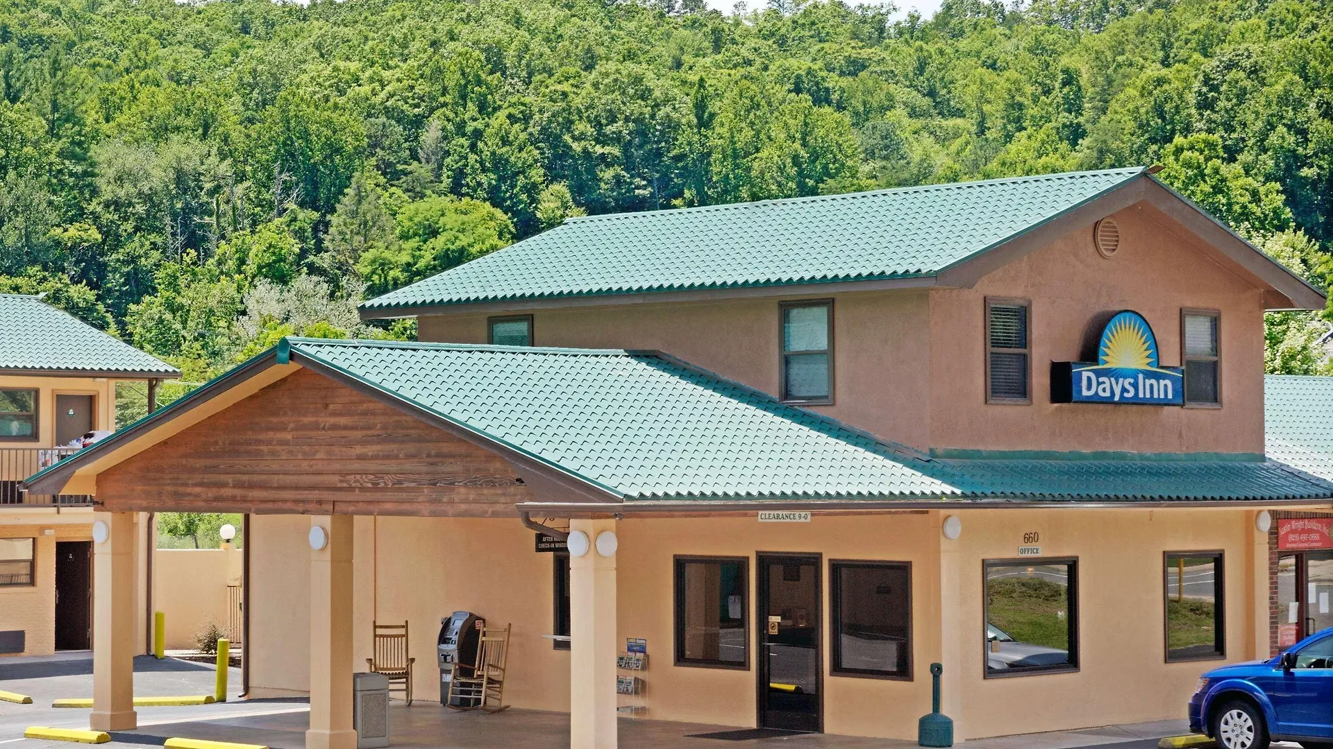 7 Budget-Smart Hotels Near Pisgah National Forest That Deliver