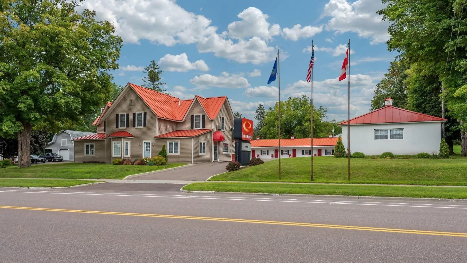 7 Lodge Hotels in New England That Stand Out