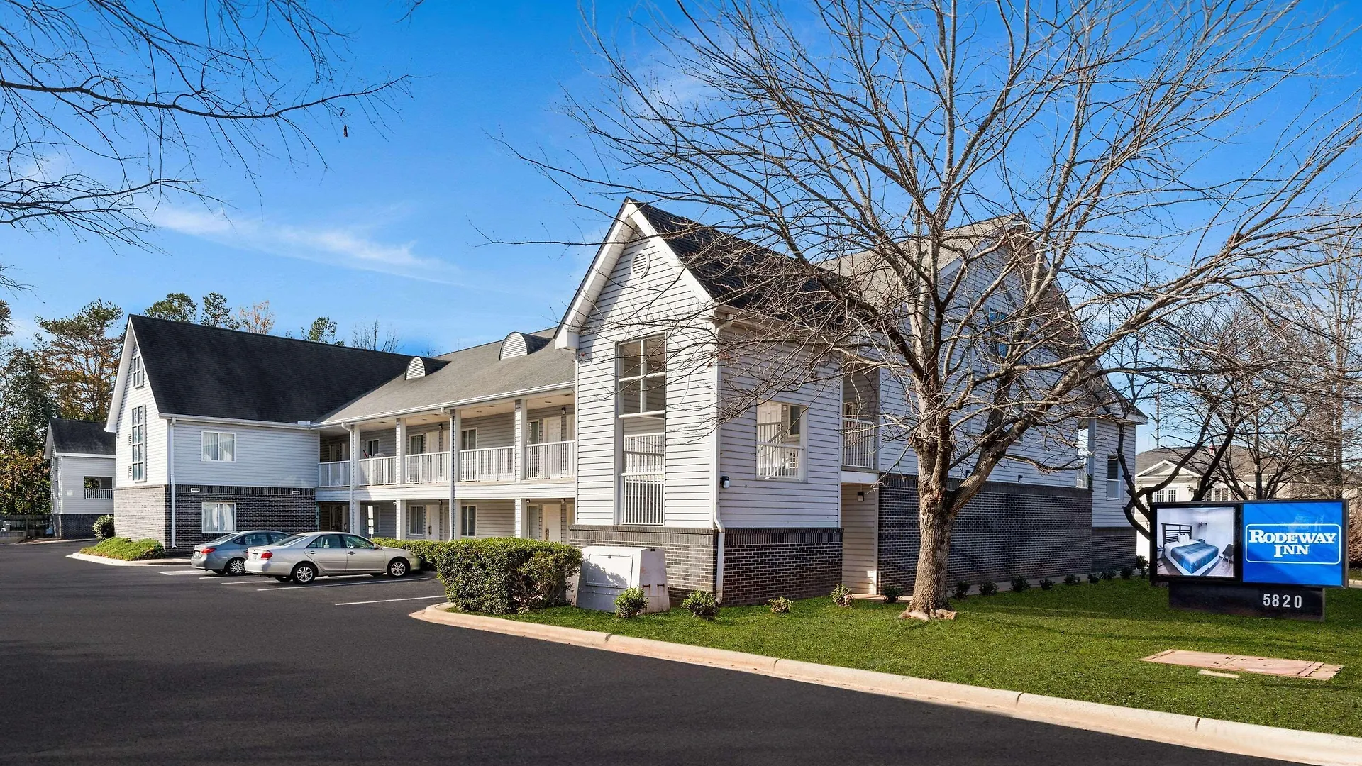 Where to Stay Near Light Factory: 4 Budget Hotels in Charlotte